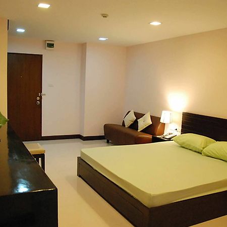 Mok Mek 72 Hotell Bangkok Eksteriør bilde